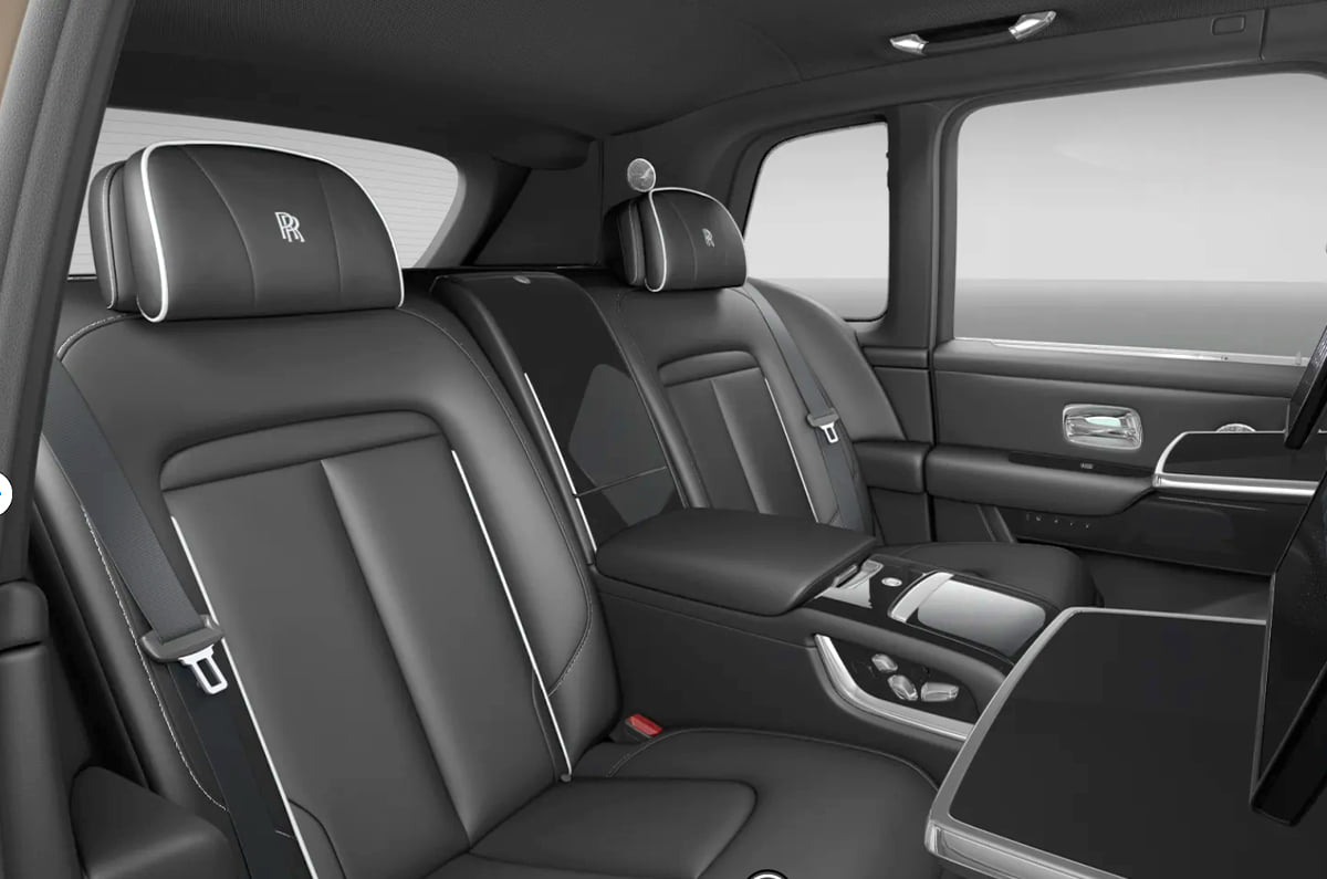 Rolls Royce Cullinan interior back seat individual seats